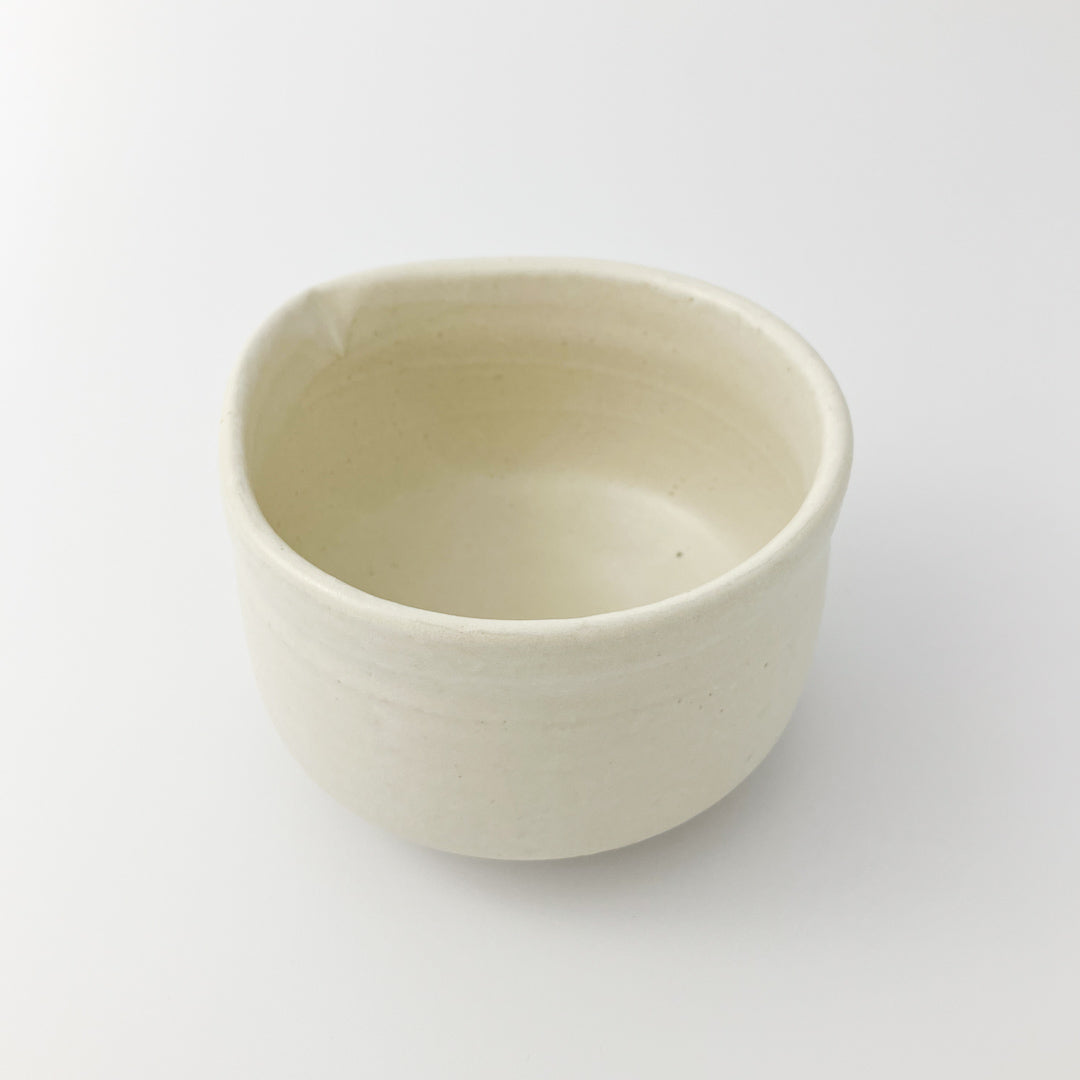 Matcha Bowl With Spout (White)