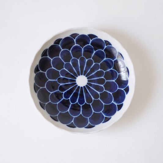 6 Inch Elegant Chrysanthemum Flower Dish - Japanese Mino Ware